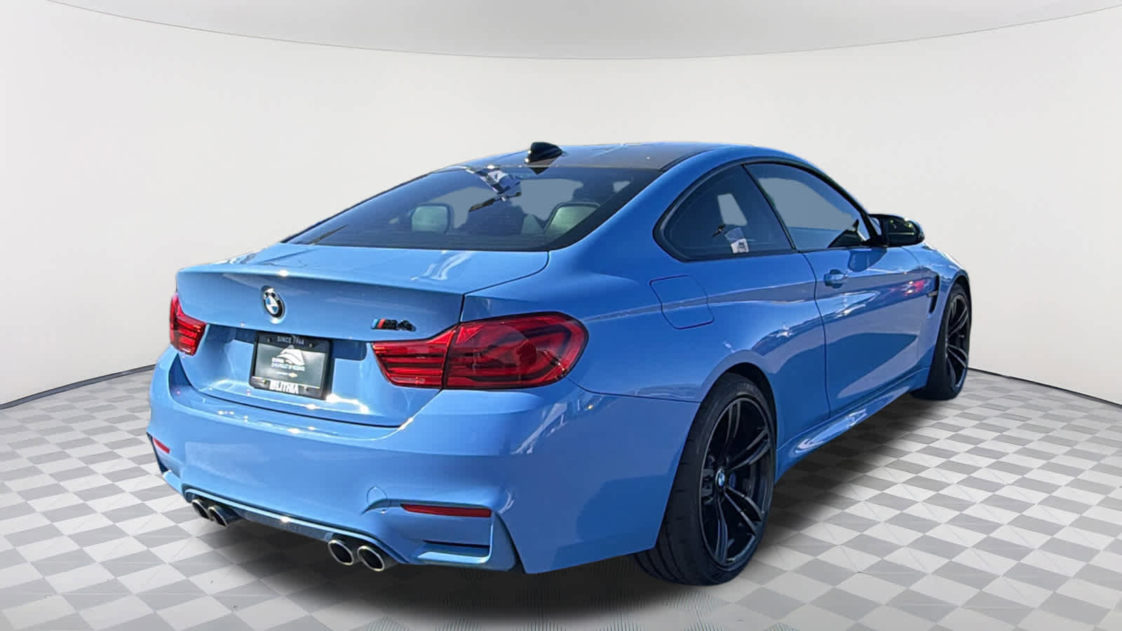 Used 2018 BMW M4 Coupe RWD image 5