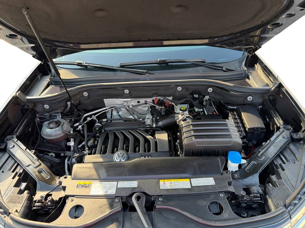 Used 2022 Volkswagen Atlas SEL R-Line image 23