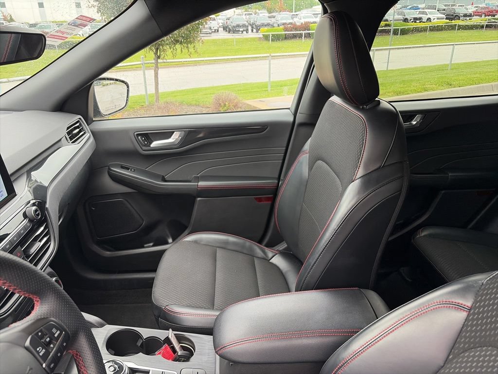 Used 2025 Ford Escape ST-Line FWD image 50