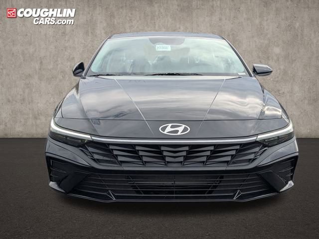 New 2026 Hyundai Elantra SE image 2