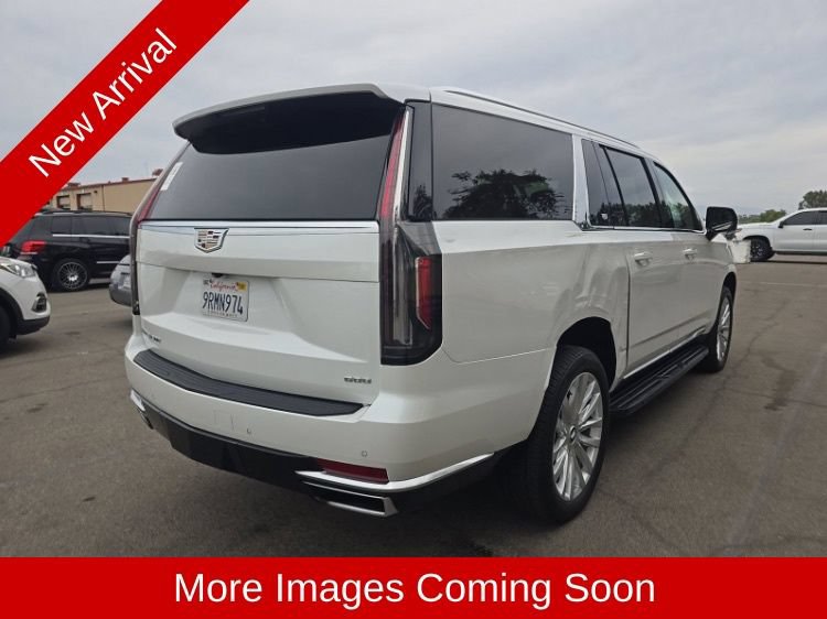 Used 2024 Cadillac Escalade ESV Luxury RWD image 3
