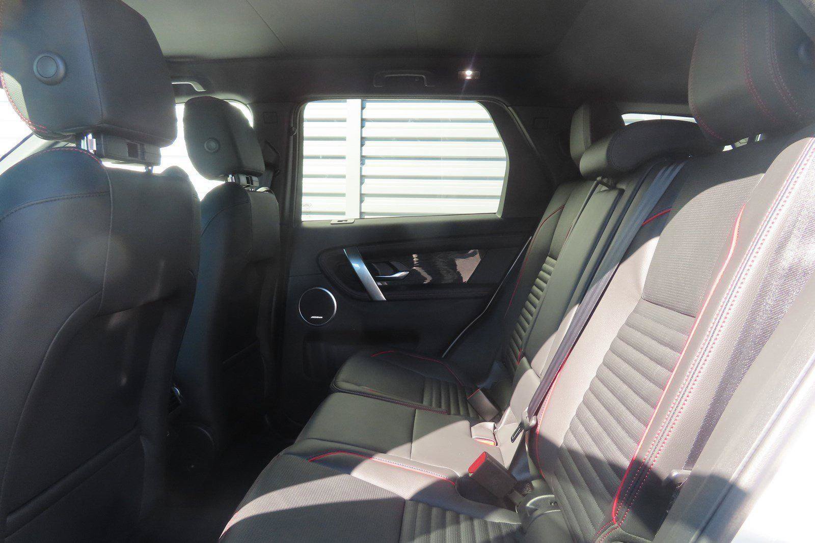 Used 2023 Land Rover Discovery Sport SE R-Dynamic AWD/4WD image 6