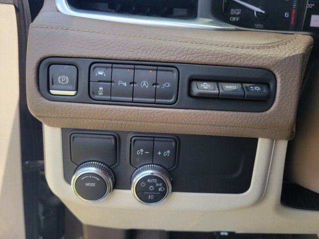 Used 2021 GMC Yukon Denali w/ Denali Premium Package RWD image 19