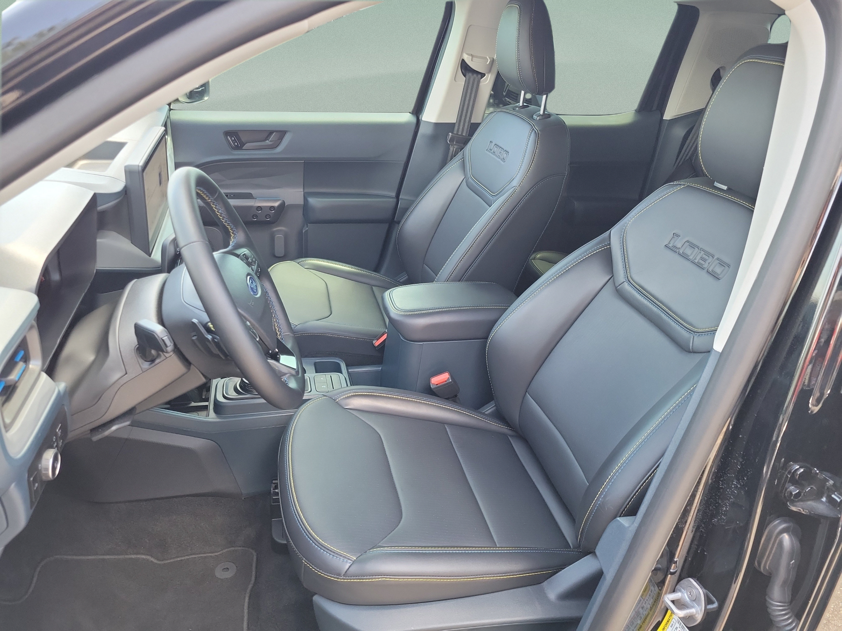 Used 2025 Ford Maverick Lobo AWD/4WD image 19