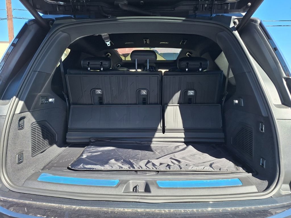 New 2026 Cadillac Escalade IQL Sport 1 image 27