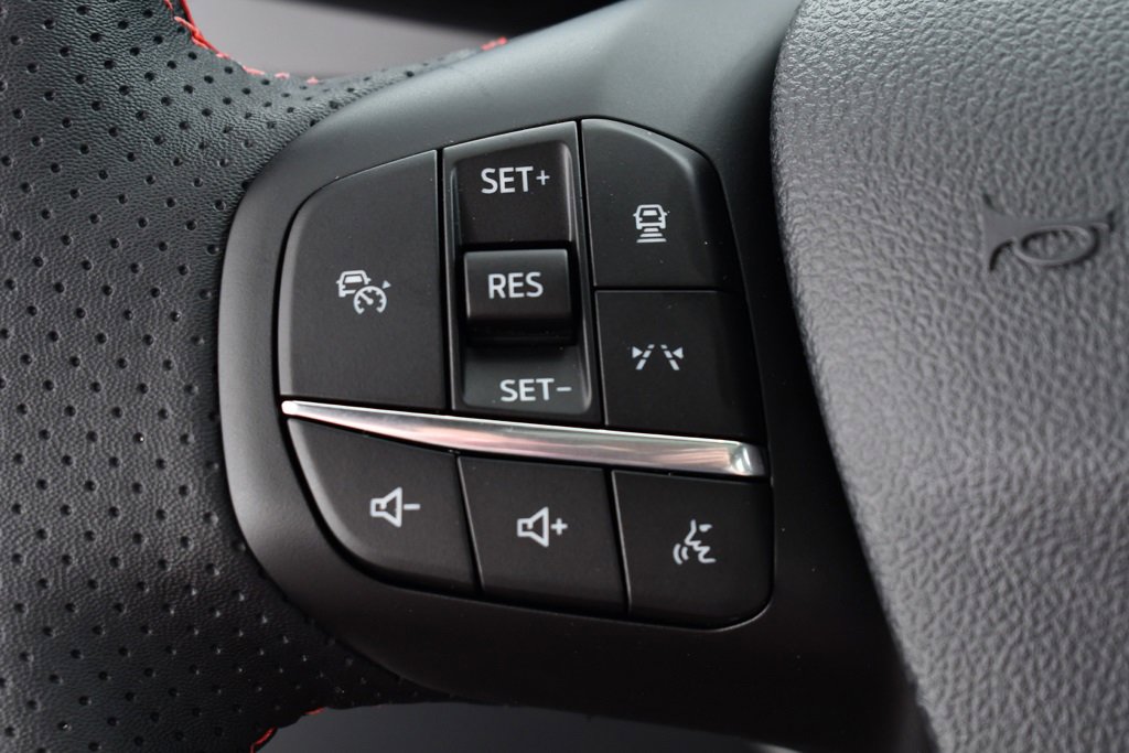 New 2025 Ford Escape ST-Line Elite w/ Premium Technology Package image 32