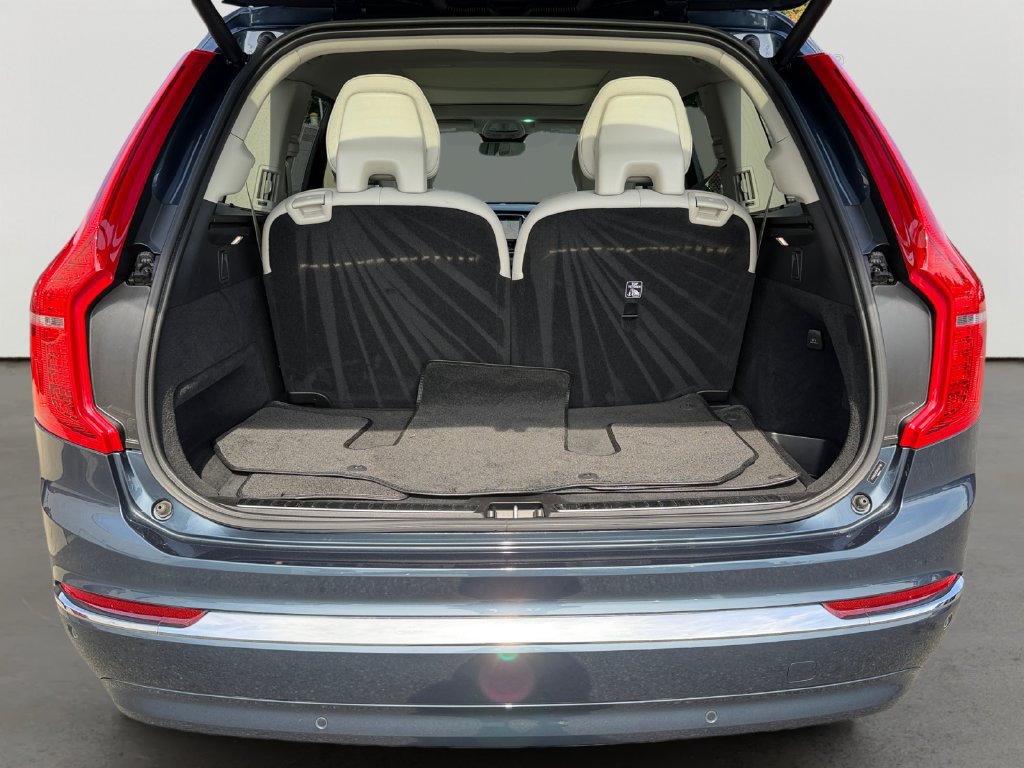 Certified 2024 Volvo XC90 B6 Plus AWD/4WD image 11