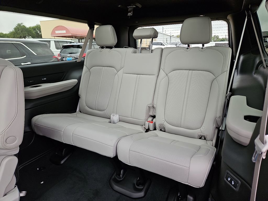 New 2025 Jeep Wagoneer L Series III w/ Premium Group I AWD/4WD image 9