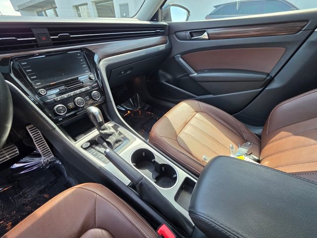 Used 2022 Volkswagen Passat 2.0T FWD image 22