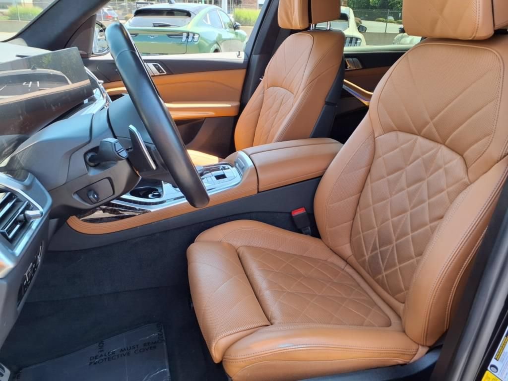 Used 2023 BMW X7 xDrive40i w/ M Sport Package AWD/4WD image 15