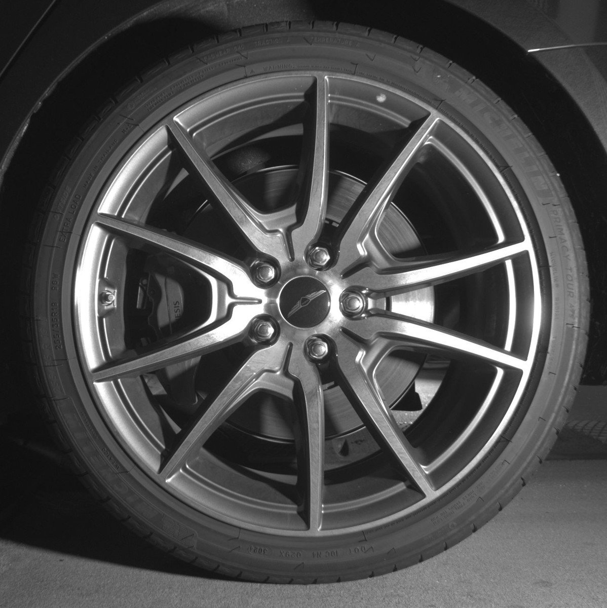 Used 2025 Genesis G70 2.5T image 14