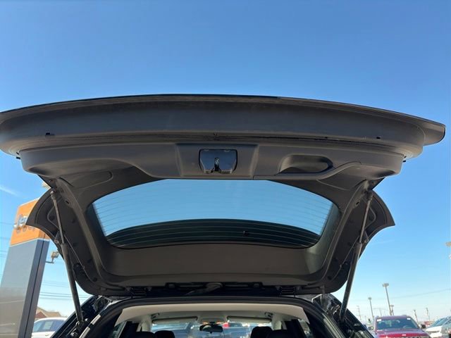 Used 2020 Jeep Cherokee Latitude Plus w/ Cold Weather Group FWD image 34