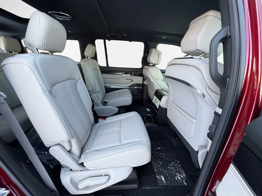 New 2026 Jeep Grand Wagoneer Summit image 35