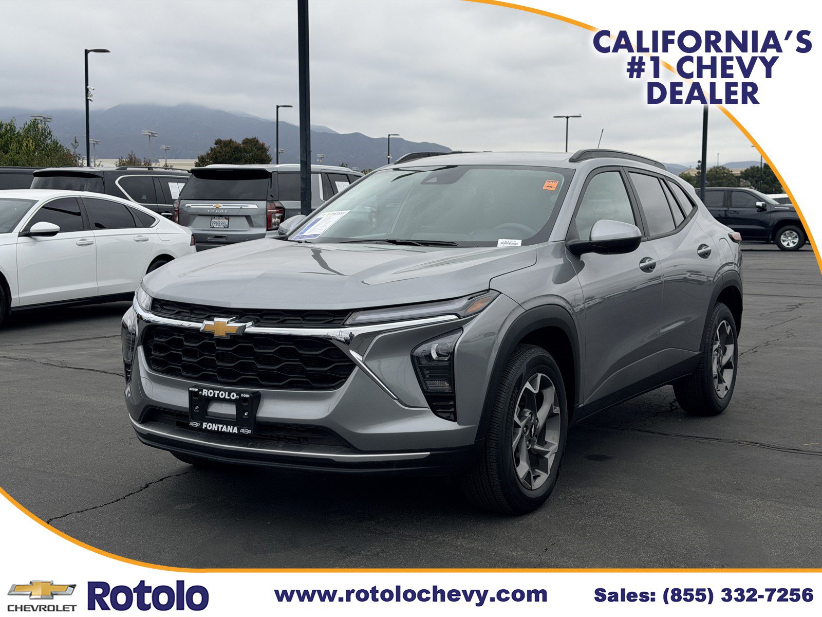 Used 2025 Chevrolet Trax LT FWD image 3