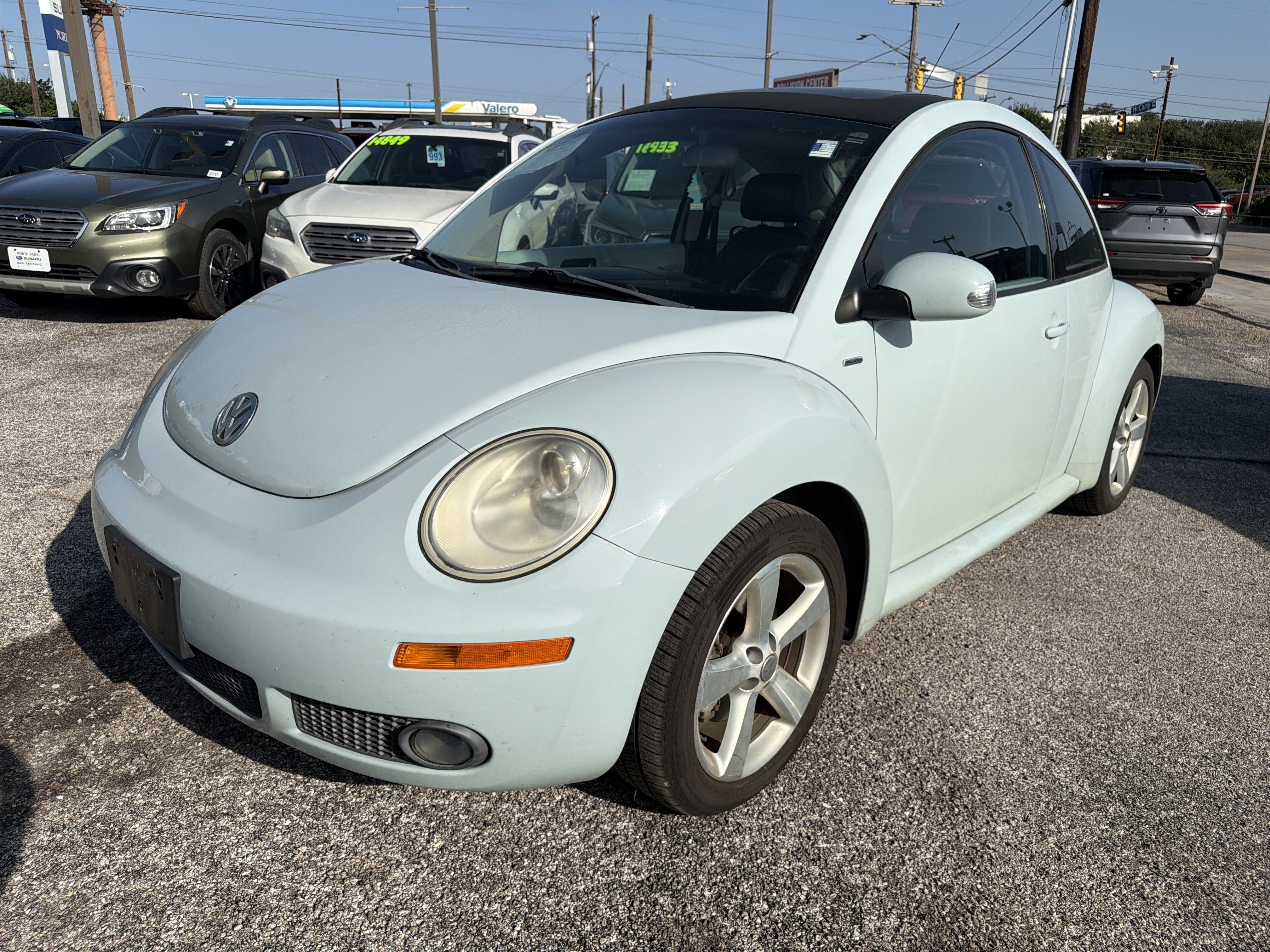 Used 2010 Volkswagen Beetle Coupe FWD image 7
