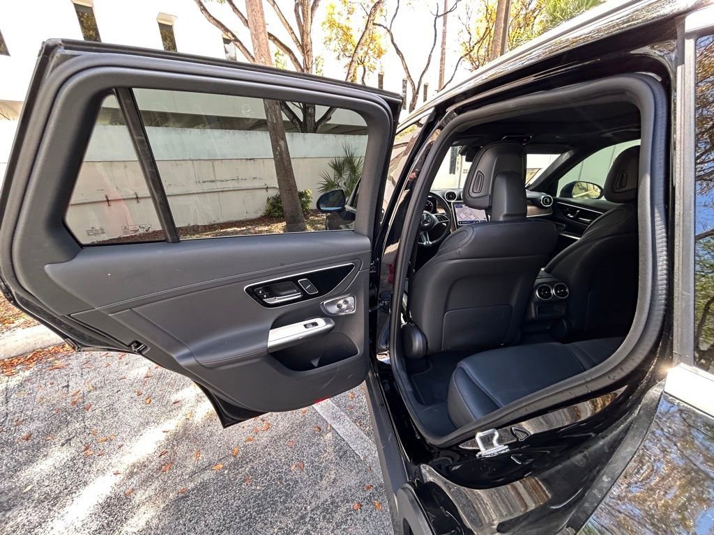 Used 2023 Mercedes-Benz GLC 300 4MATIC w/ Exclusive Trim Package image 36