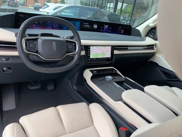 New 2027 Lincoln Navigator L Premier AWD/4WD image 17