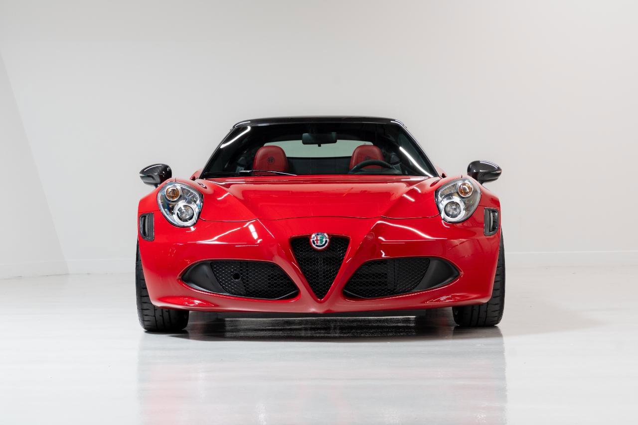 Used 2018 Alfa Romeo 4C Spider image 2