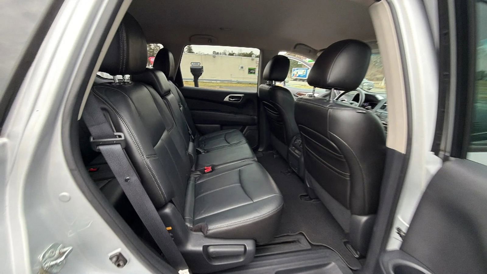 Used 2013 Nissan Pathfinder SL image 41