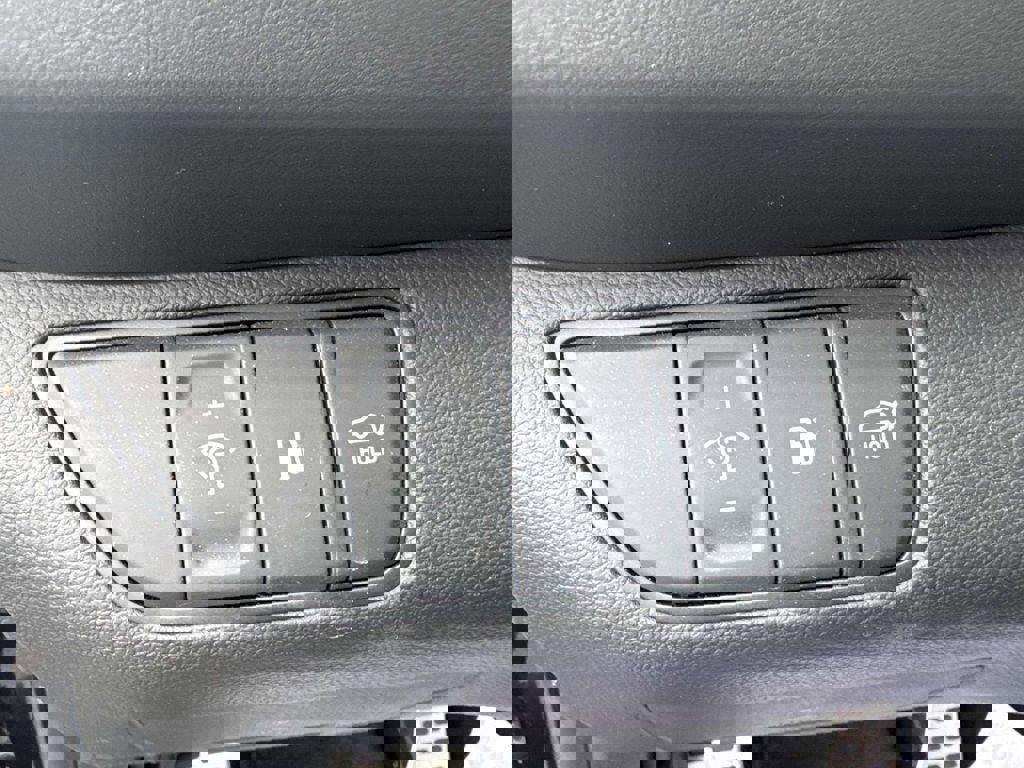 Used 2024 Genesis G70 3.3T Advanced w/ Sport Prestige Package image 21