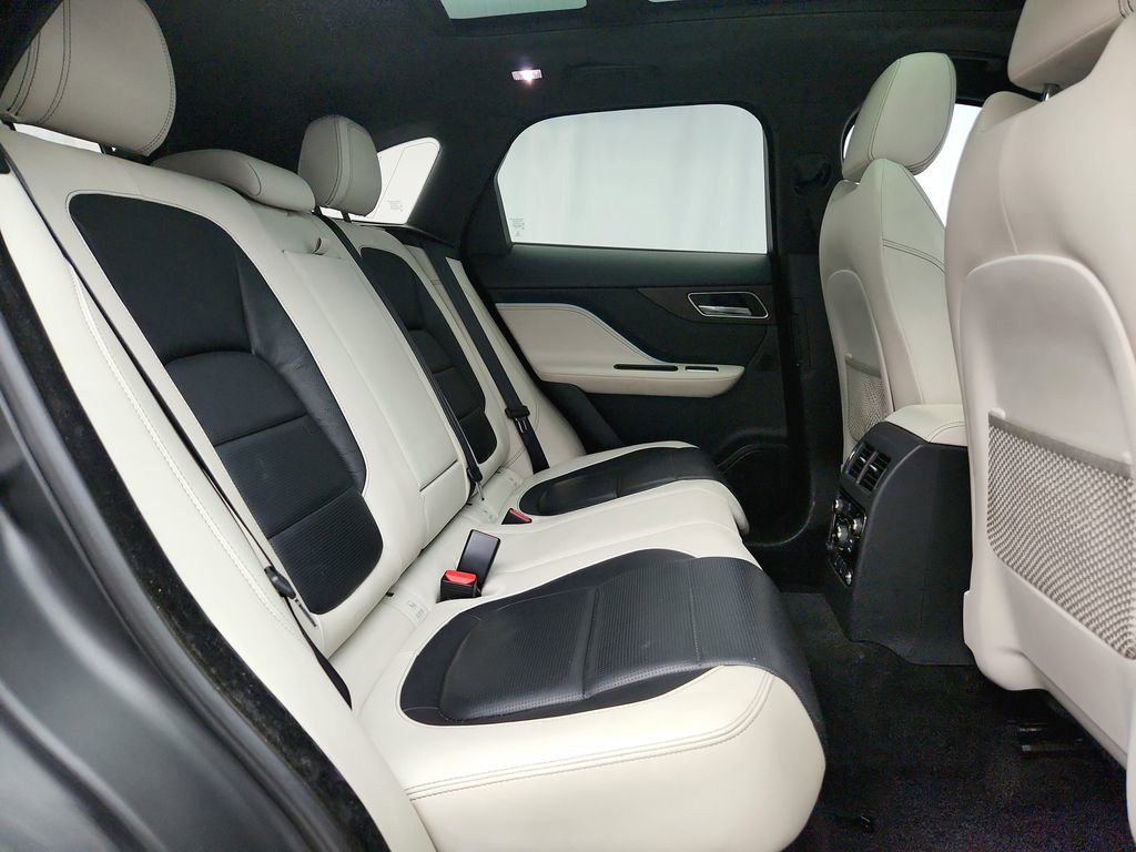 Used 2018 Jaguar F-PACE S image 32