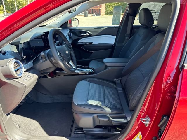 New 2026 Chevrolet Trax LT w/ Driver Confidence Package image 9