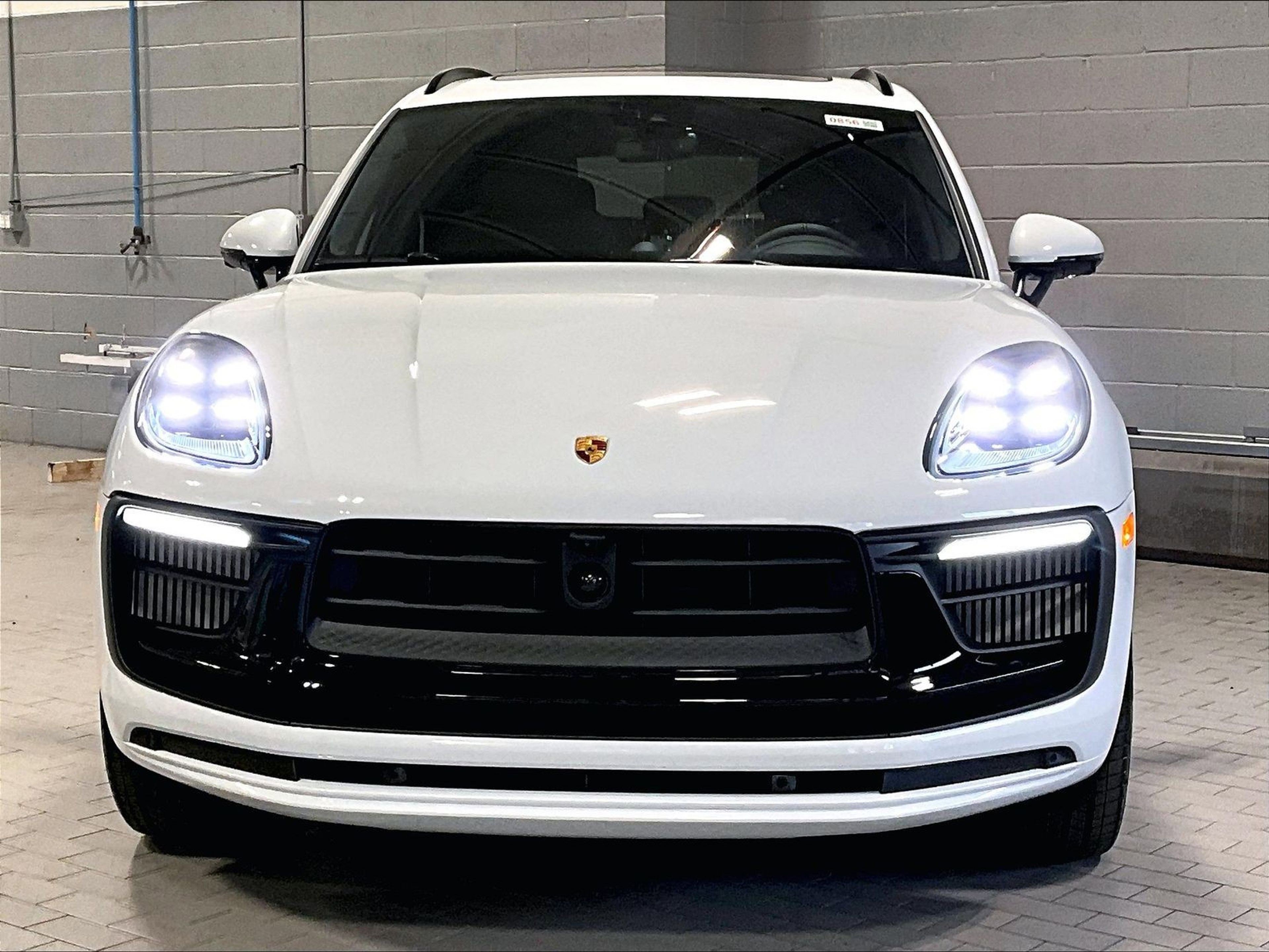 New 2026 Porsche Macan GTS image 22