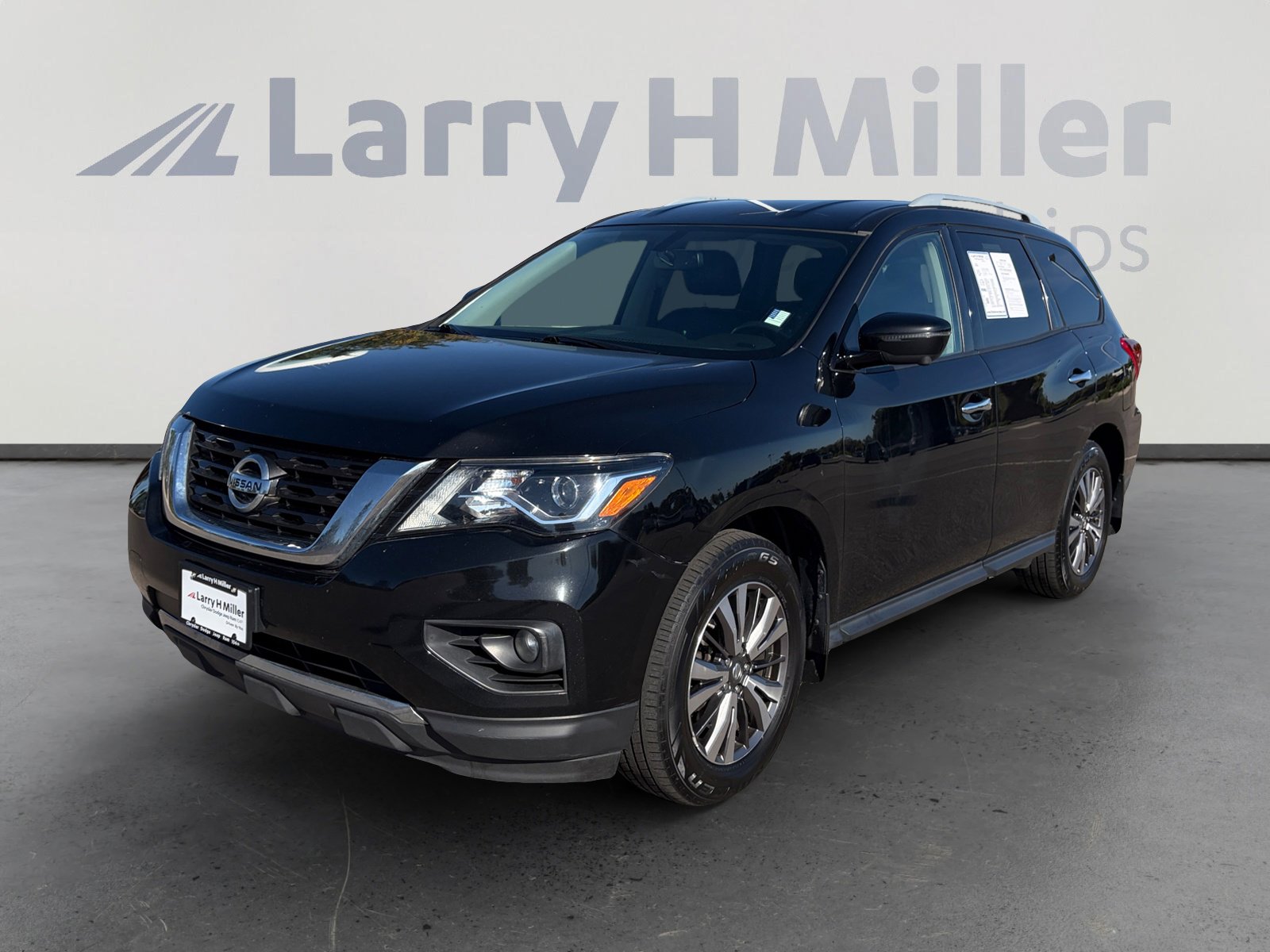 Used 2018 Nissan Pathfinder SL AWD/4WD image 1