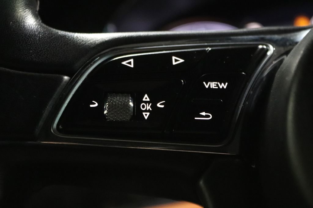 Used 2020 Bentley Bentayga Design Series image 12
