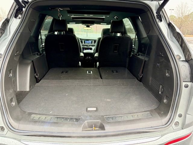 Used 2024 Buick Enclave Avenir image 17