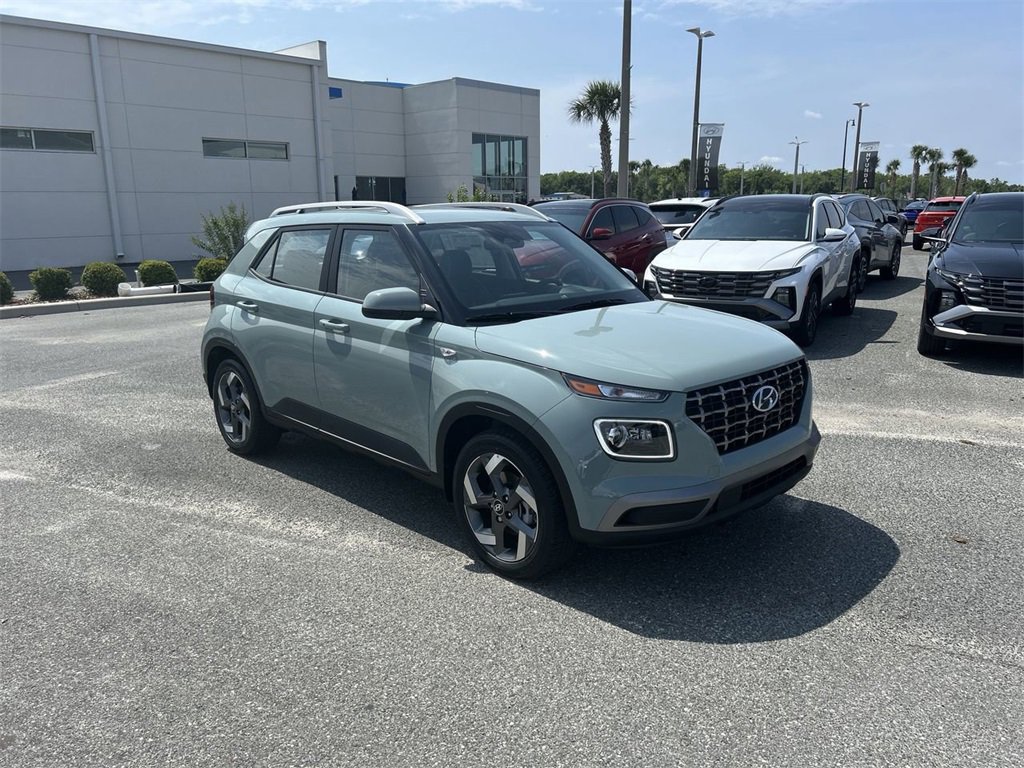 New 2025 Hyundai Venue Limited image 2