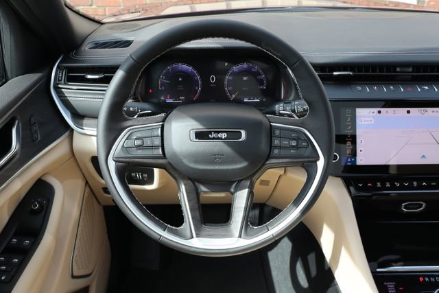 New 2026 Jeep Grand Cherokee Limited image 16