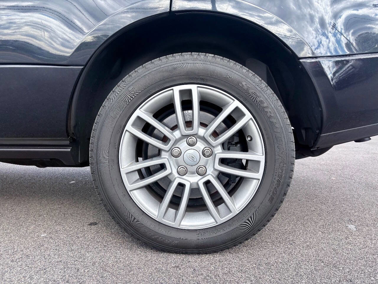 Used 2012 Land Rover Range Rover HSE image 38