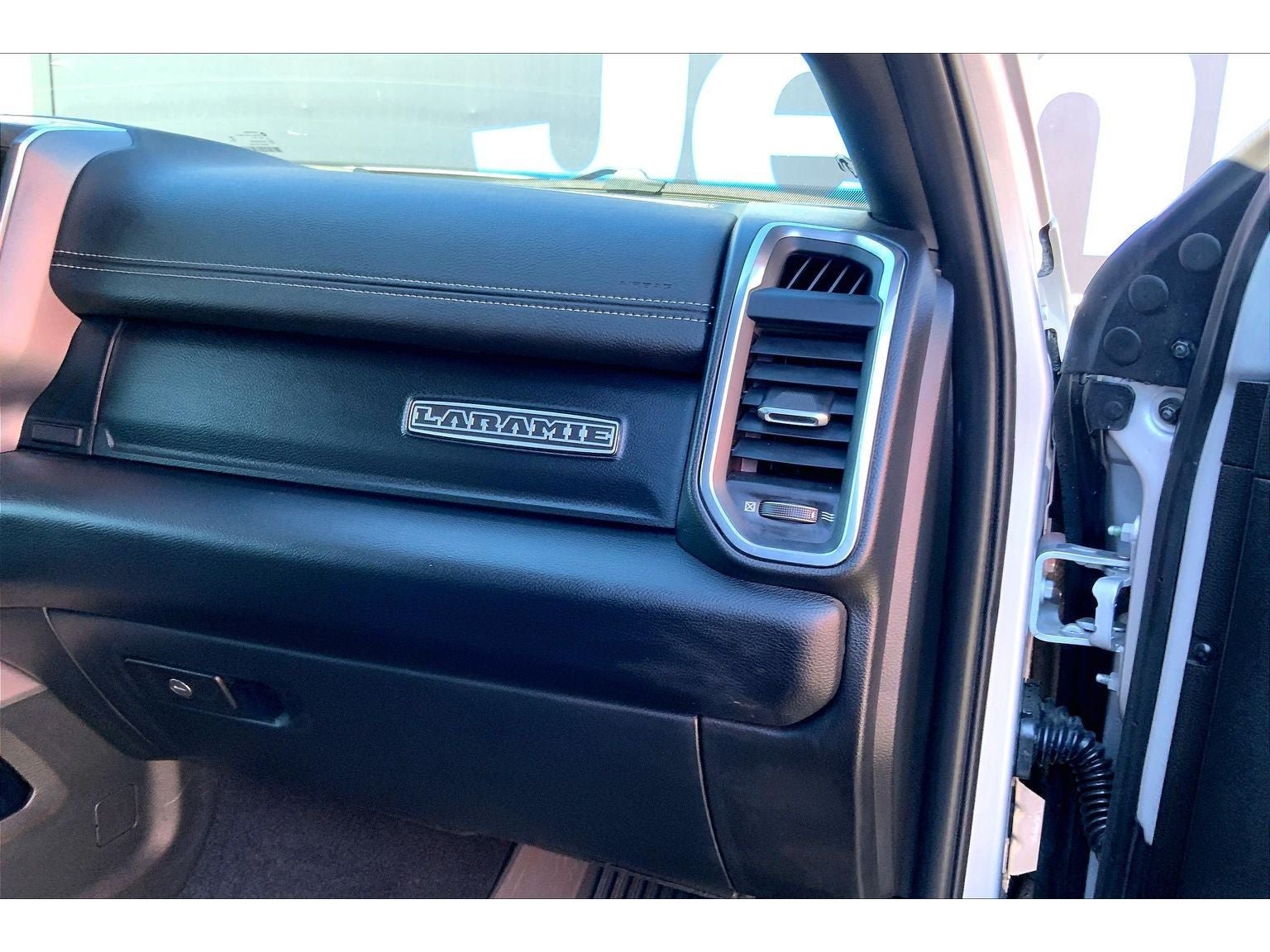Used 2026 RAM 3500 Laramie AWD/4WD image 18
