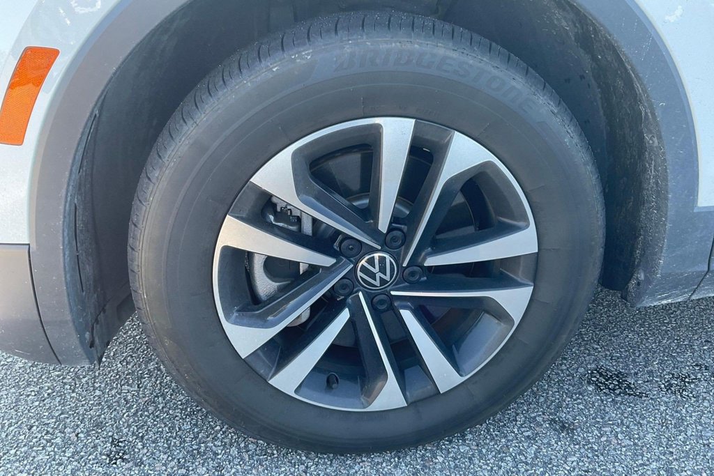 Used 2024 Volkswagen Tiguan S FWD image 9