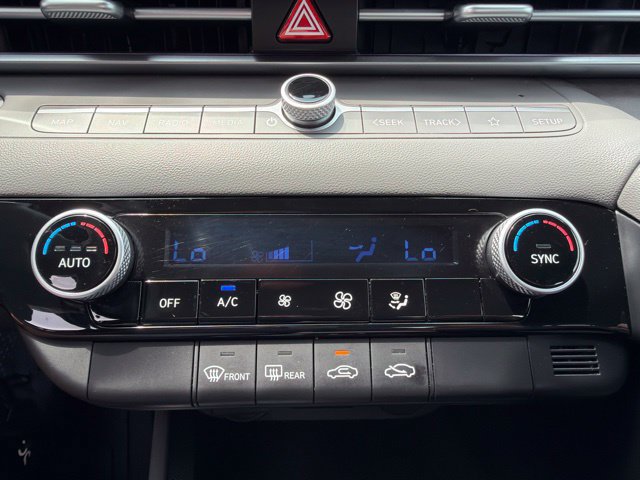 Used 2024 Hyundai Elantra SEL FWD image 19