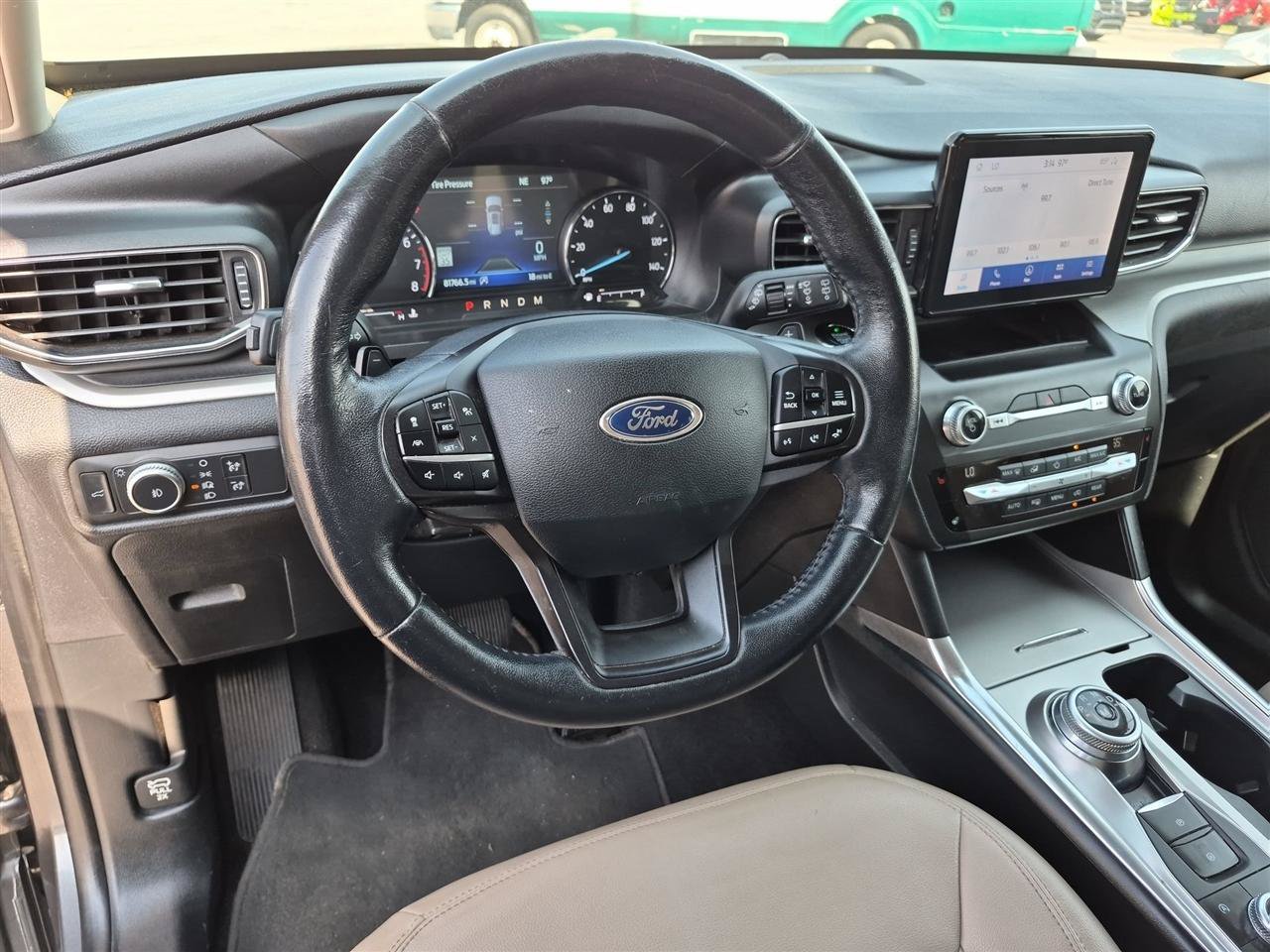 Used 2020 Ford Explorer XLT w/ Equipment Group 202A AWD/4WD image 16