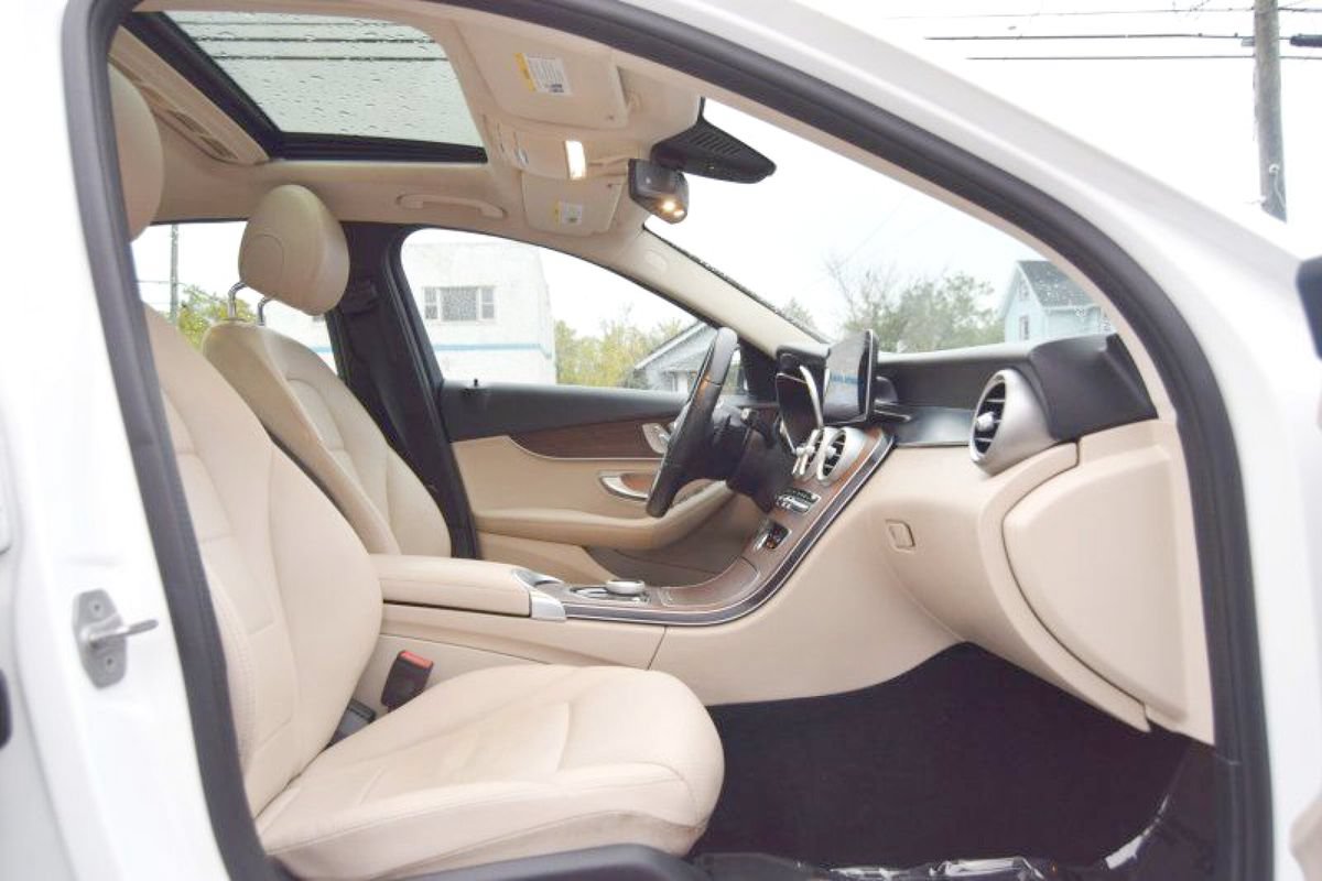 Used 2021 Mercedes-Benz C 300 Sedan image 21