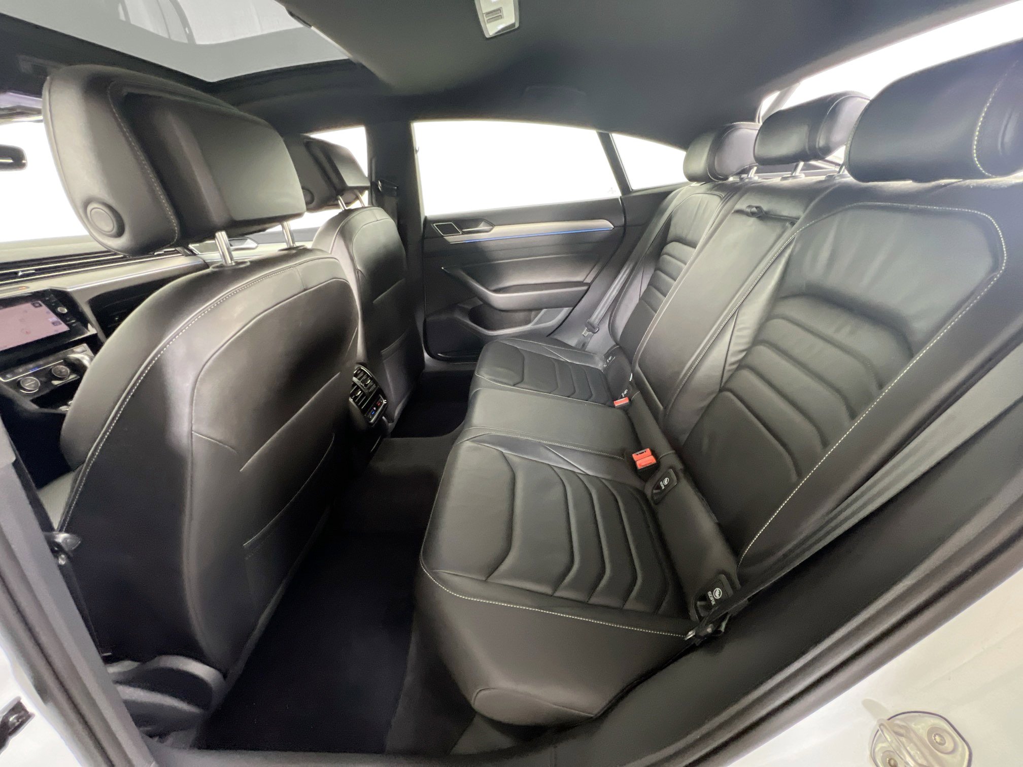 Used 2019 Volkswagen Arteon SEL Premium image 25