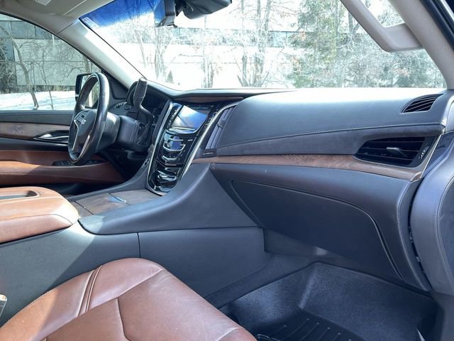 Used 2019 Cadillac Escalade Premium Luxury image 30