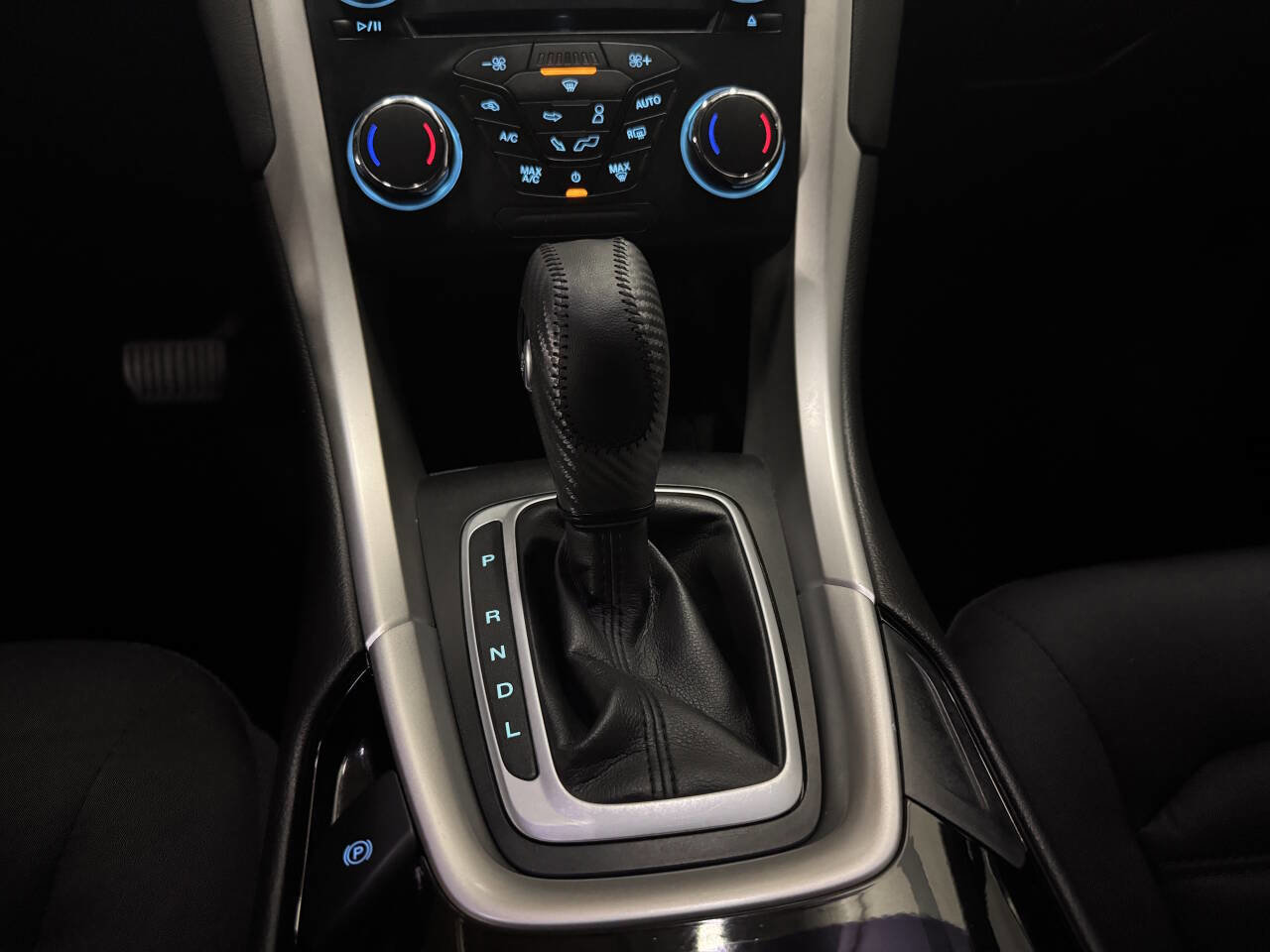 Used 2014 Ford Fusion SE image 21