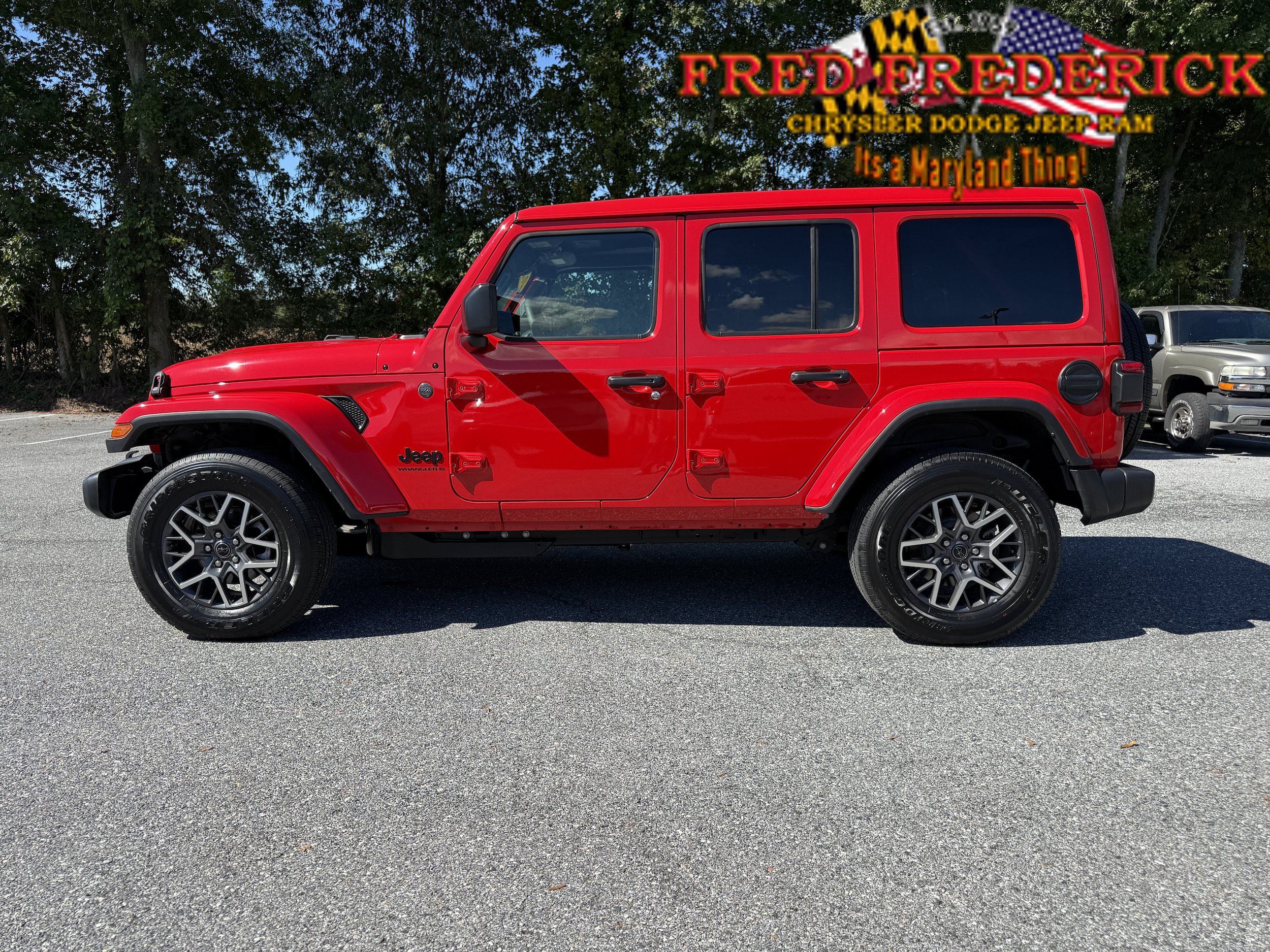 Used 2026 Jeep Wrangler Unlimited Sahara AWD/4WD image 4
