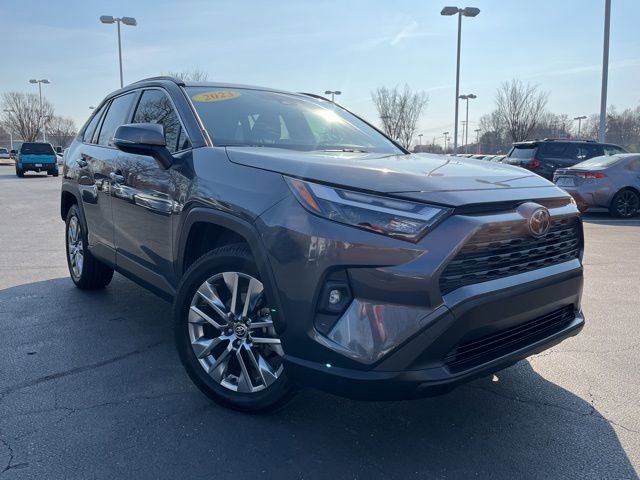 Used 2023 Toyota RAV4 XLE Premium image 3