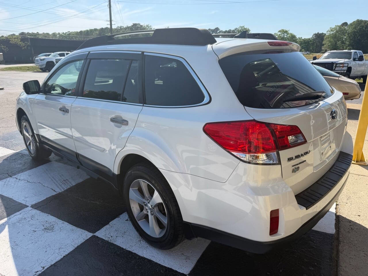 Used 2013 Subaru Outback 2.5i Limited w/ Special Appearance Pkg image 8