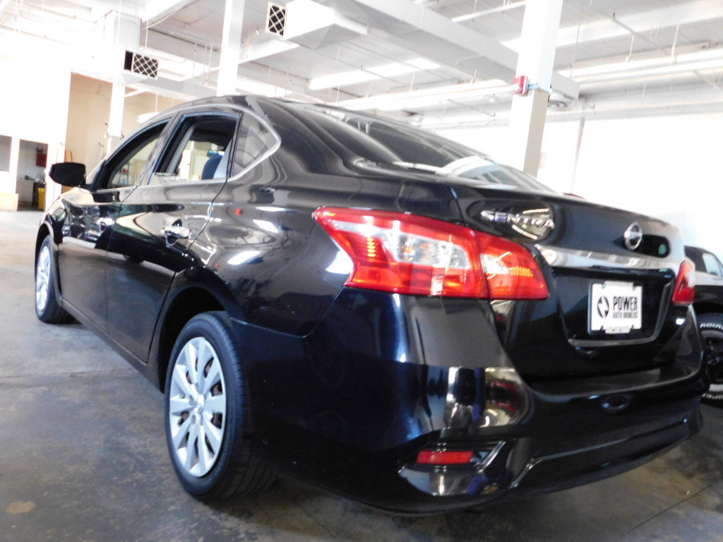Used 2017 Nissan Sentra S image 2