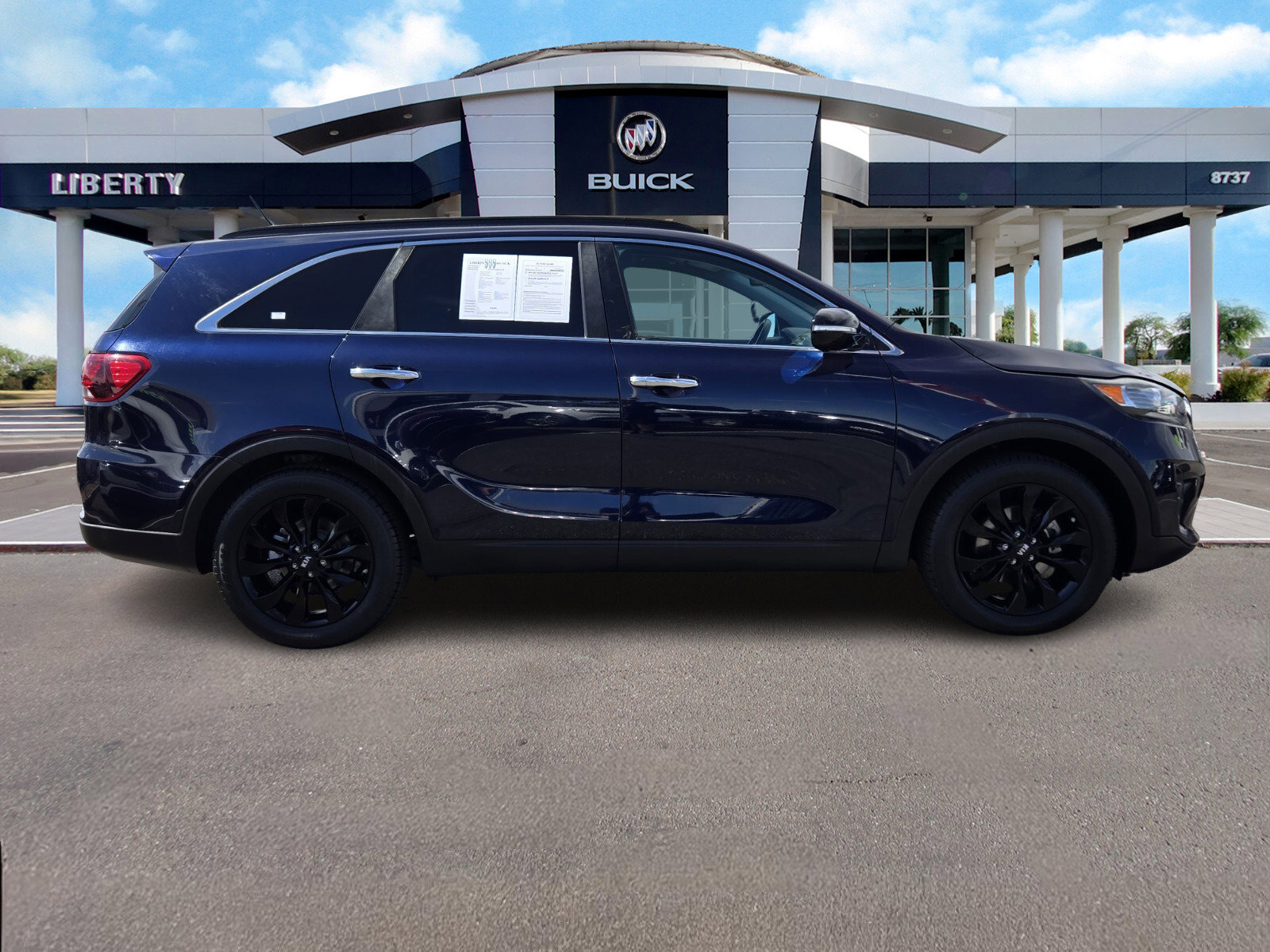 Used 2019 Kia Sorento S image 2