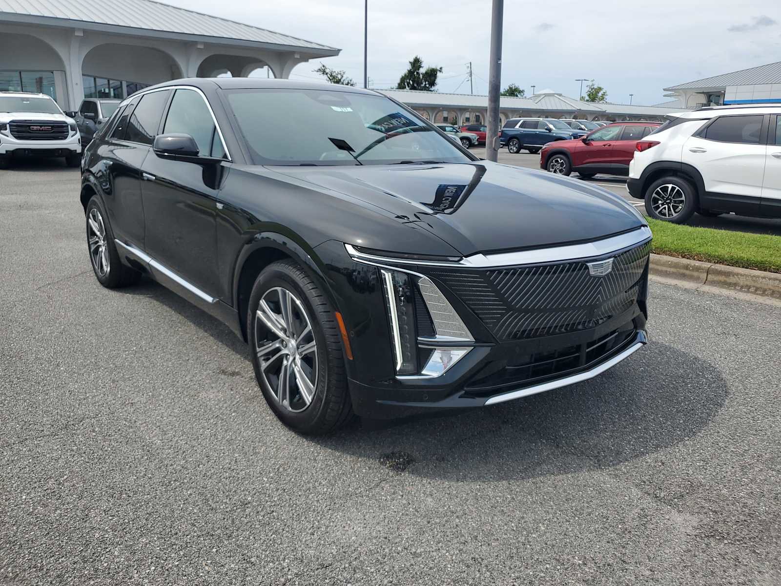 New 2025 Cadillac Lyriq Luxury image 8