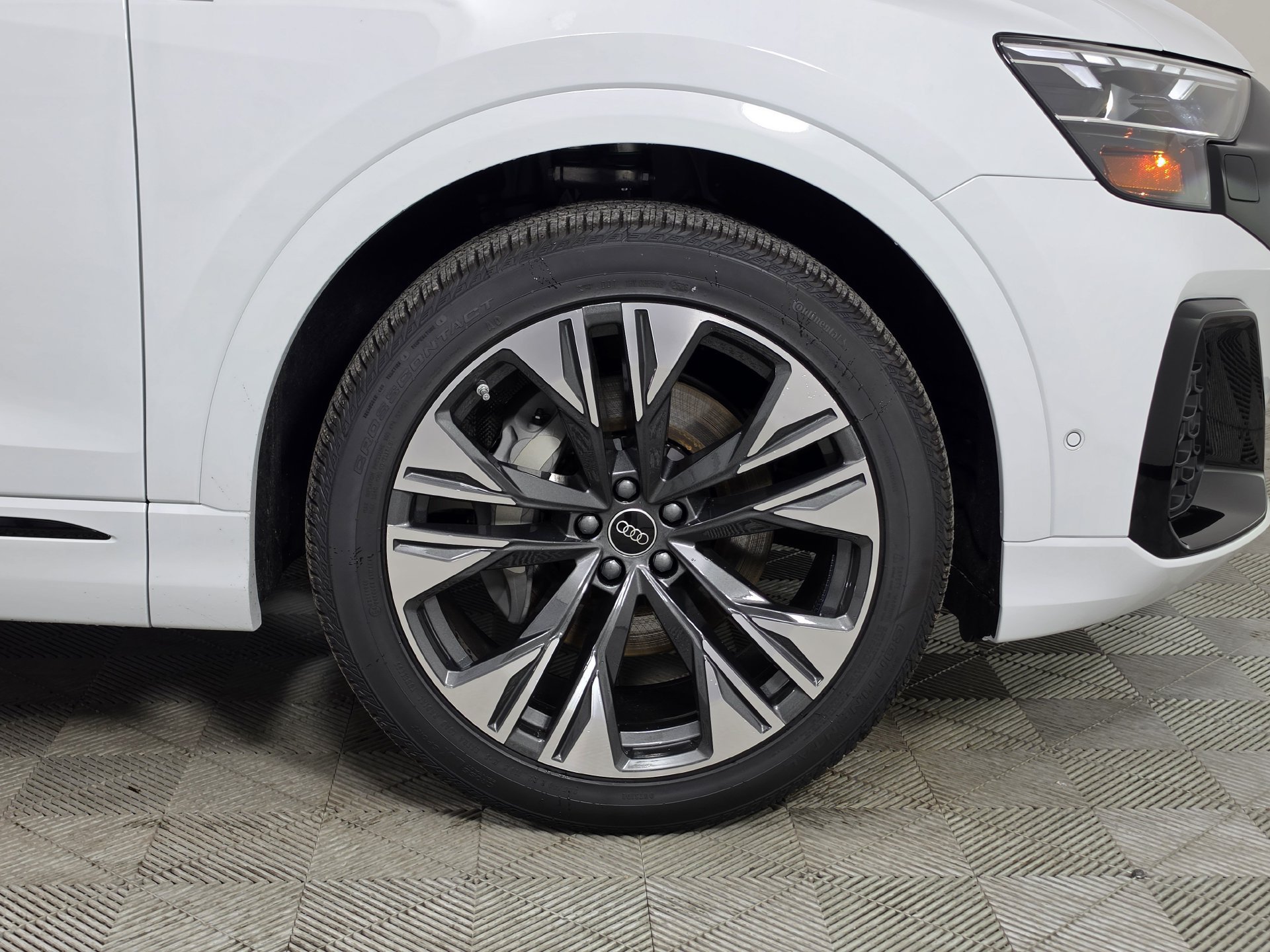 New 2027 Audi Q8 Premium Plus AWD/4WD image 40