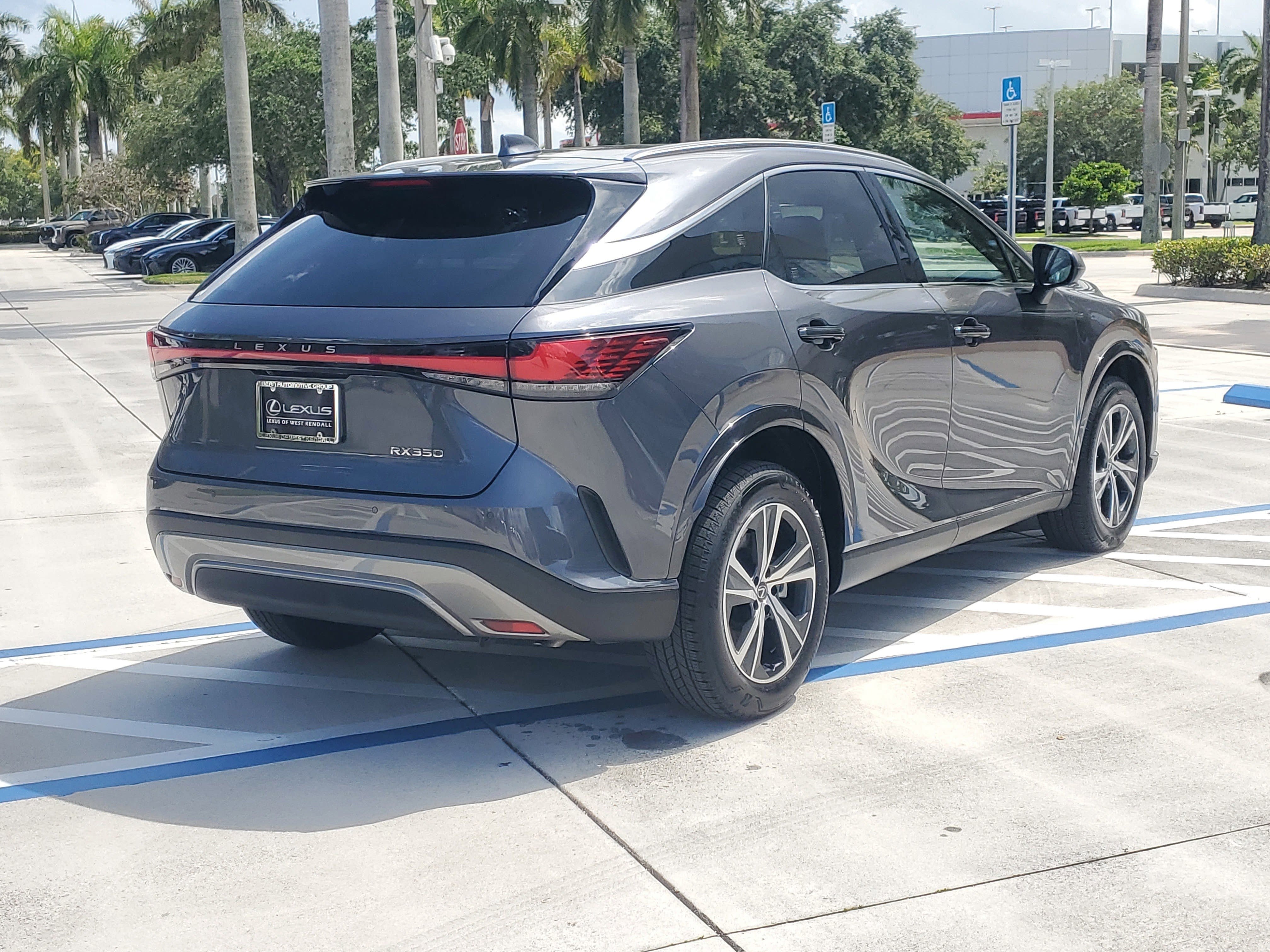 Used 2025 Lexus RX 350 Premium w/ Accessory Package (Z1) FWD image 10
