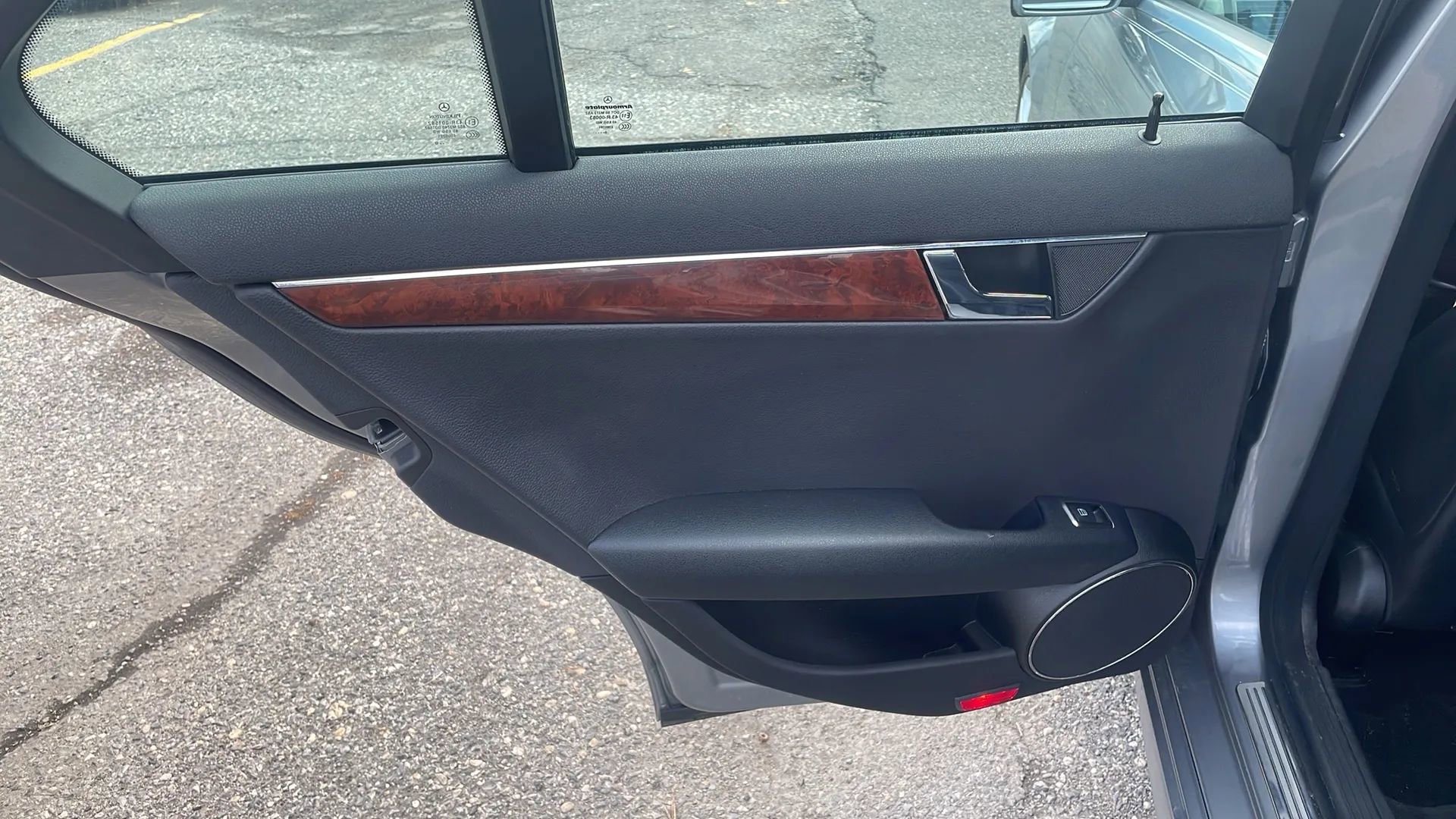 Used 2011 Mercedes-Benz C 300 4MATIC Sedan image 13